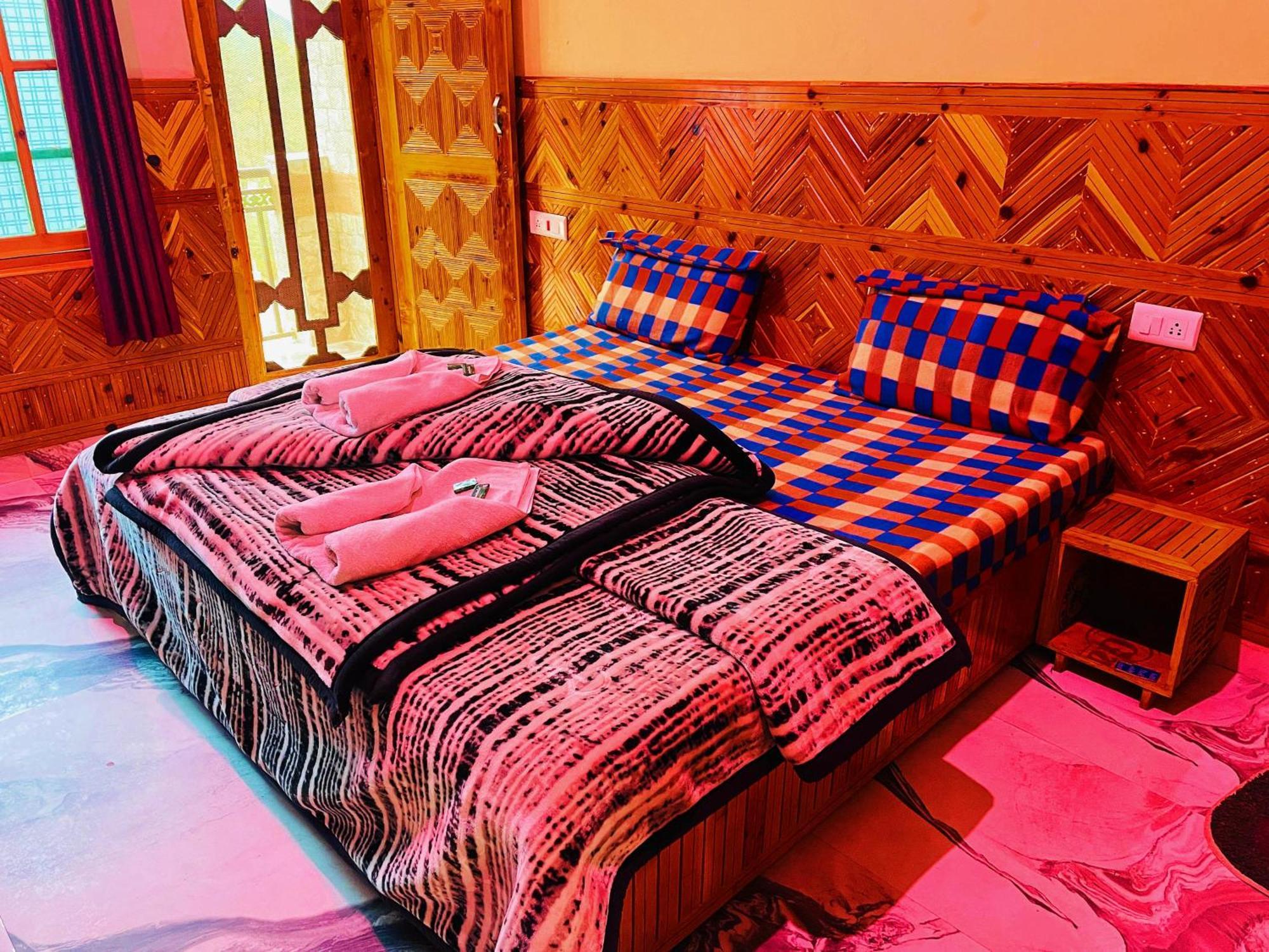 Chalo Chhalal Hotel & Cafe كاسول المظهر الخارجي الصورة
