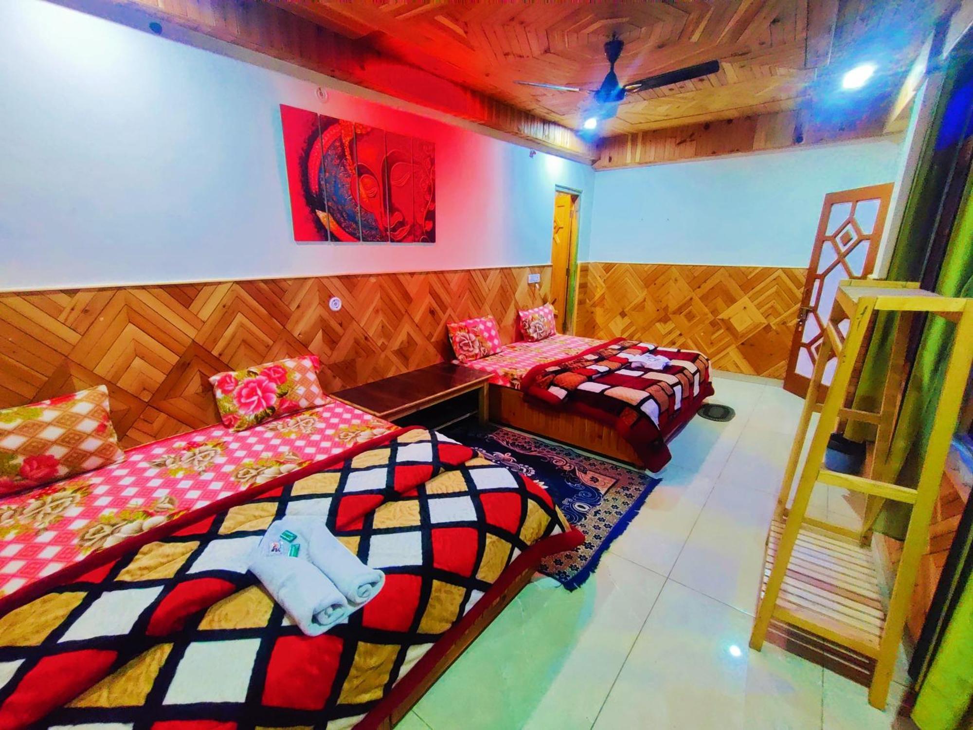 Chalo Chhalal Hotel & Cafe كاسول المظهر الخارجي الصورة